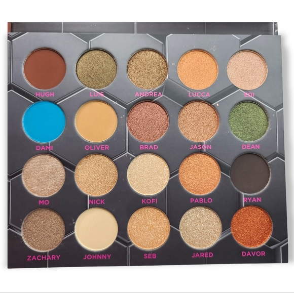 Barbarella Eyeshadow Palette by BeeBeauty London - Picture 7 of 17